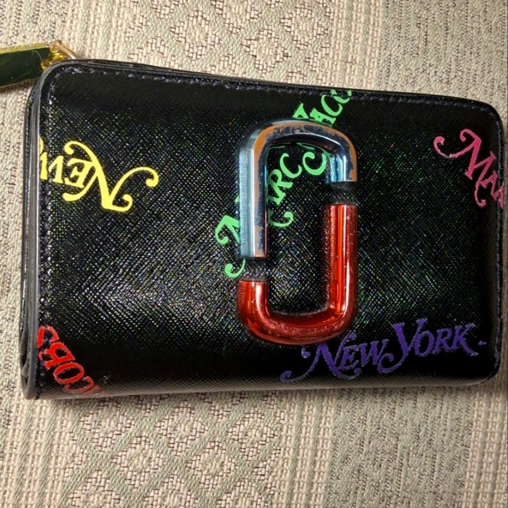 Marc Jacobs Black Multicolor Logo Compact Wallet - Picture 2 of 16